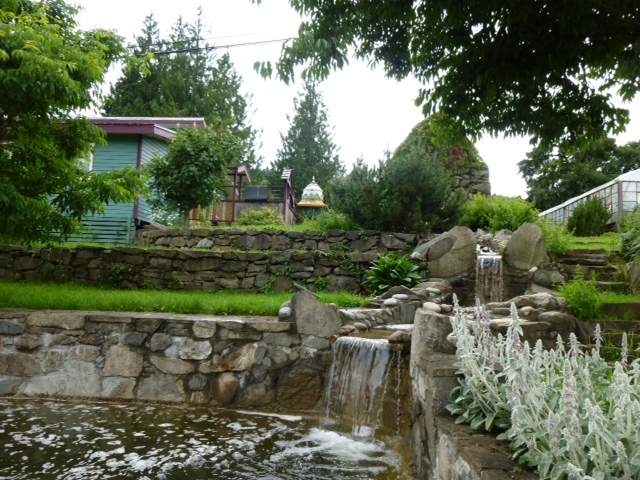 The pond at the back of the mountain-fountain