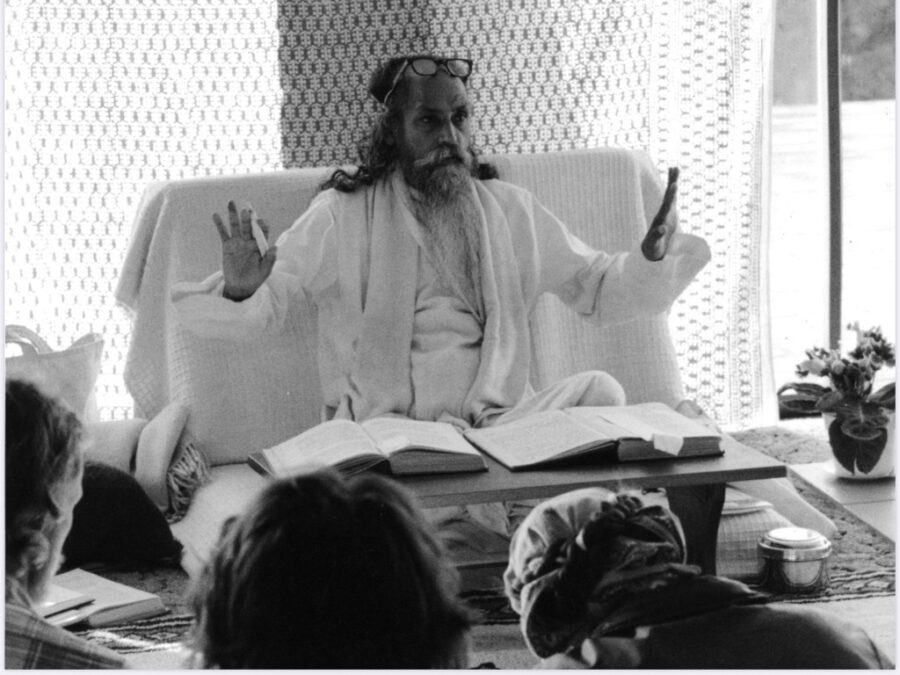 Baba Hari Dass teaching - black and white